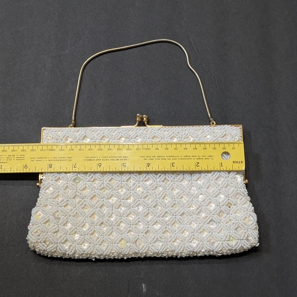 Walborg Elegant White Beaded Handbag - Picture 6 of 9